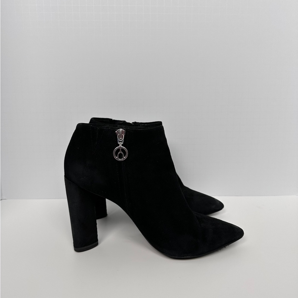 Wishbone — Sleek Black Ankle Booties with Modern Design size 9 - Picture 2 of 8